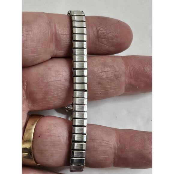 Vintage Ladies Benrus 17 Jewel 2 Diamonds Cocktail Mechanical Wind Watch - Picture 9 of 15